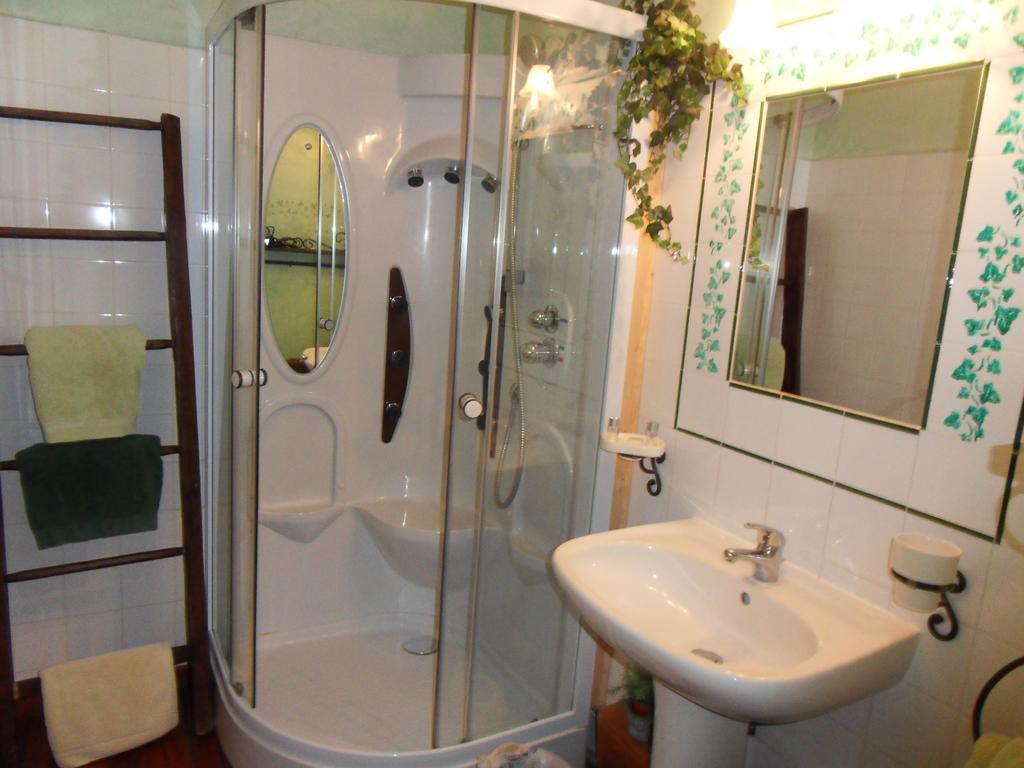 L'Estapade Des Tourelons Bed & Breakfast Saint-Jean-en-Royans Rom bilde