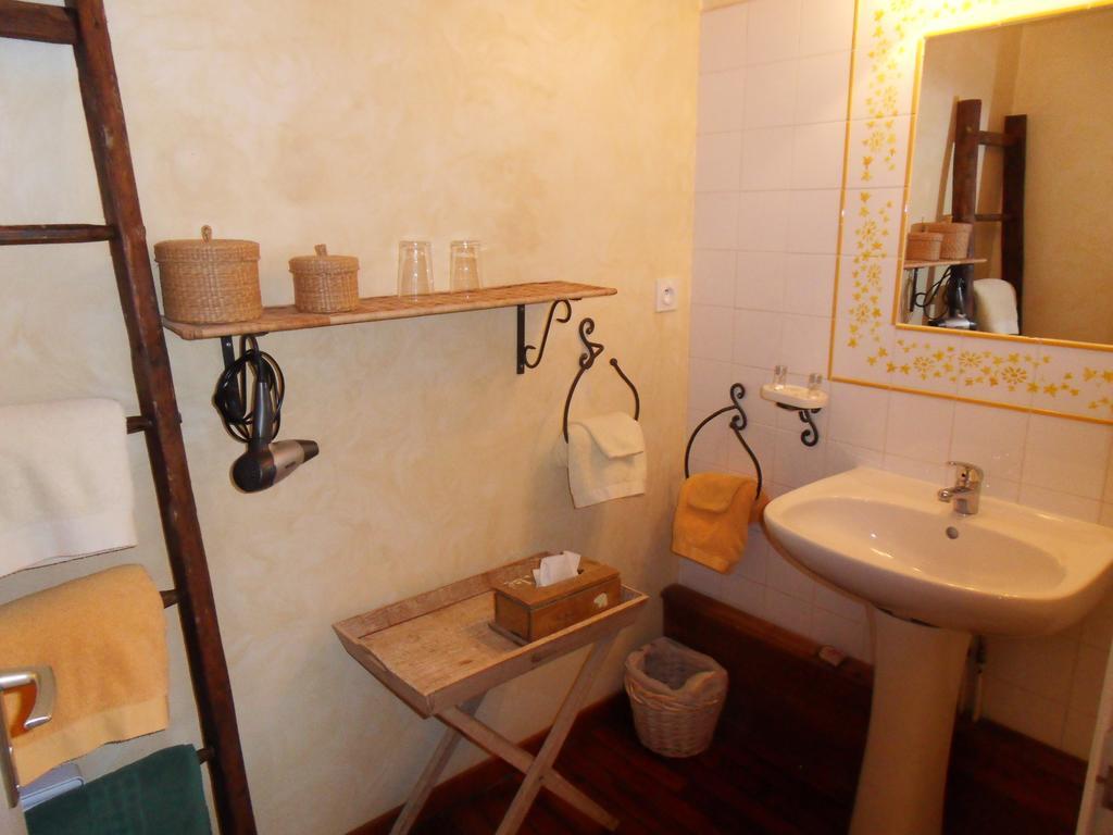 L'Estapade Des Tourelons Bed & Breakfast Saint-Jean-en-Royans Rom bilde