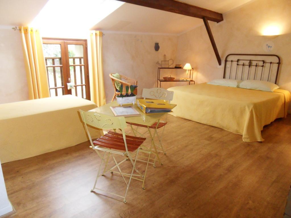 L'Estapade Des Tourelons Bed & Breakfast Saint-Jean-en-Royans Rom bilde