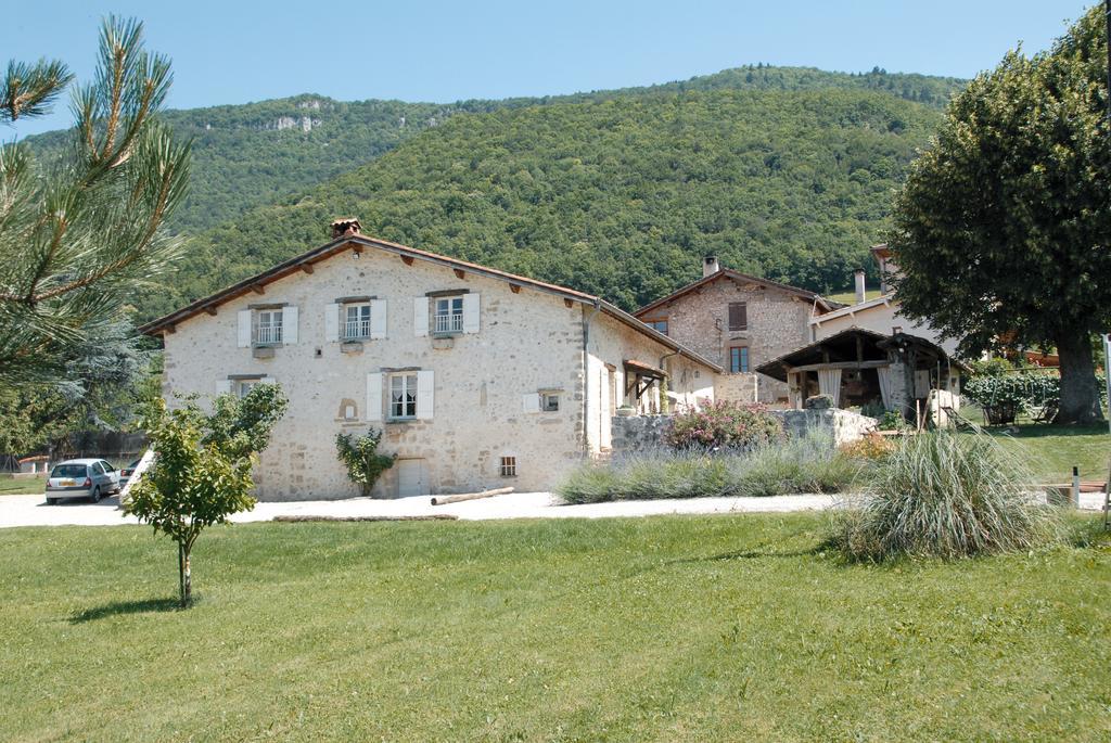 L'Estapade Des Tourelons Bed & Breakfast Saint-Jean-en-Royans Eksteriør bilde