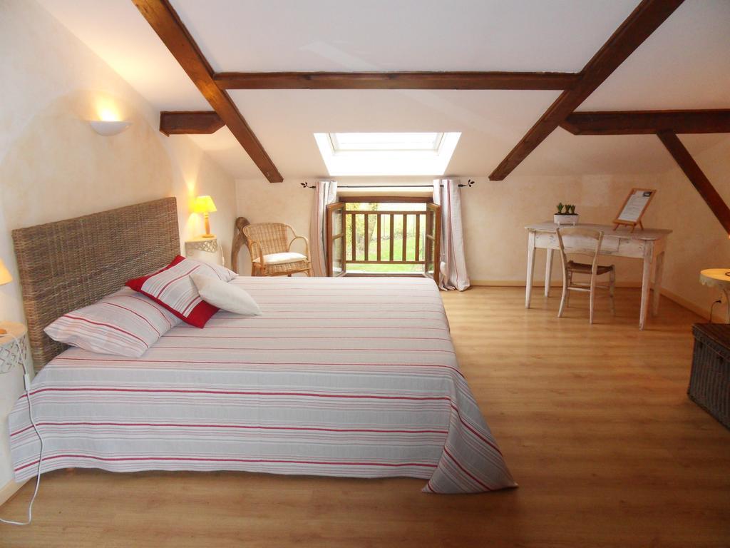 L'Estapade Des Tourelons Bed & Breakfast Saint-Jean-en-Royans Rom bilde