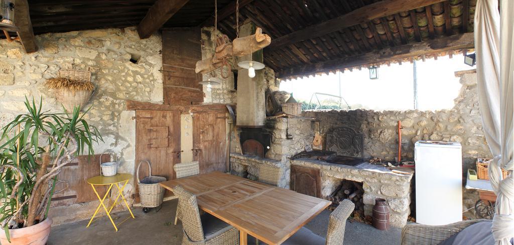 L'Estapade Des Tourelons Bed & Breakfast Saint-Jean-en-Royans Eksteriør bilde