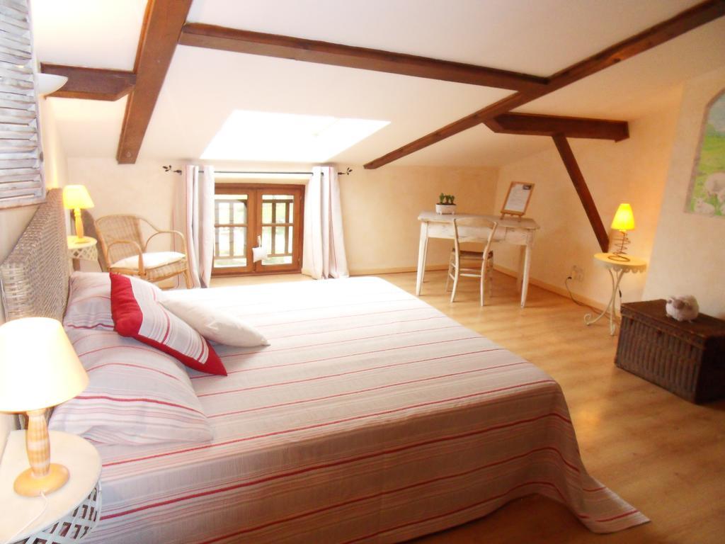 L'Estapade Des Tourelons Bed & Breakfast Saint-Jean-en-Royans Rom bilde