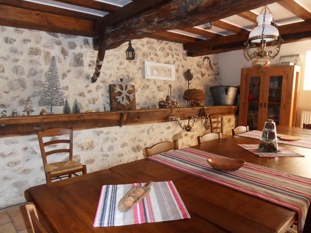 L'Estapade Des Tourelons Bed & Breakfast Saint-Jean-en-Royans Eksteriør bilde